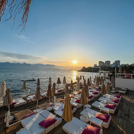 La Boutique & (adults Only) Hotel